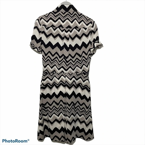 DIANE von FURSTENBERG Silk Chevron Shirt dress 6 - Picture 3 of 10